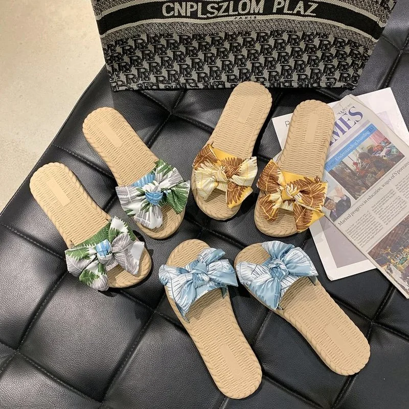 Trend Summer Women Slippers Print Fabric Butterfly Knot Faux Cane Flat Lightweight Beach Outdoor Slides Ladies Leisure Shoes
Trend Summer Women Slippers Print Fabric Butterfly Knot Faux Cane Flat Lightweight Beach Outdoor Slides Ladies Leisure Shoes