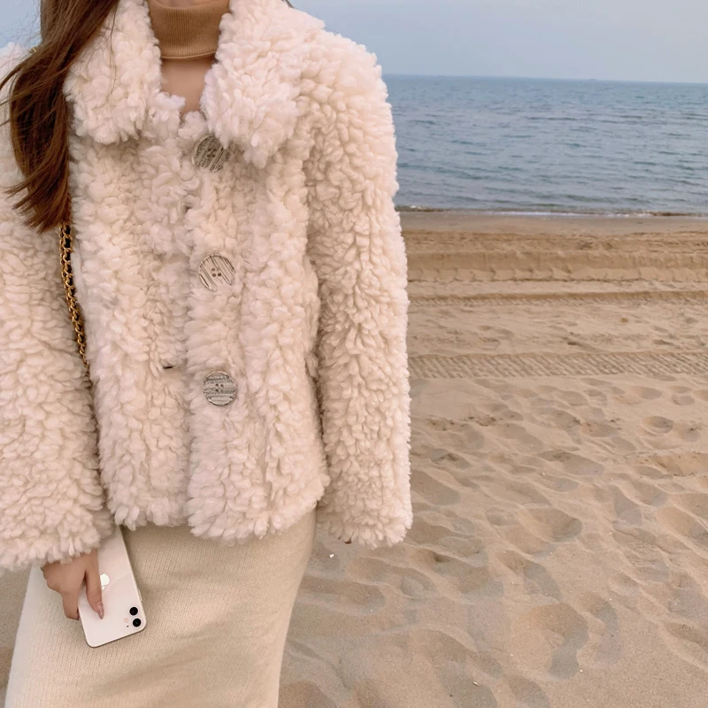 INS Korean 2020 Winter Thicken Warm One Piece Of Fur Lambswool Straight Women Coats Elegant Ladies Fashion High Street Chaqueta
INS Korean 2020 Winter Thicken Warm One Piece Of Fur Lambswool Straight Women Coats Elegant Ladies Fashion High Street Chaqueta