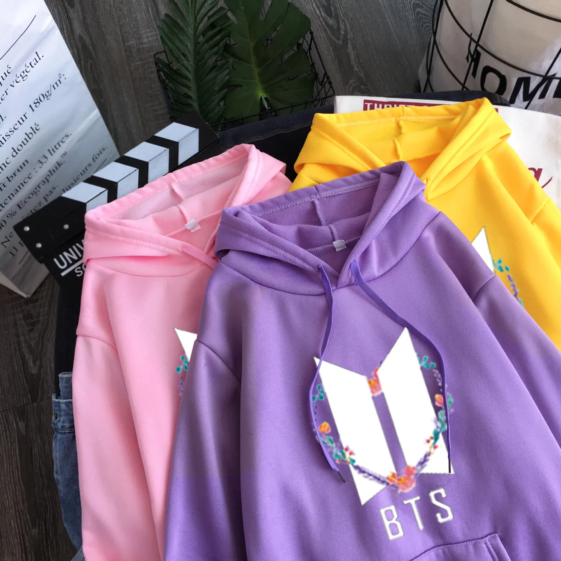 Bangtan Boys Hoodie Autumn Winter Women Sweatshirt Cute Harajuku Style Clothes Women Casual All-match Personal Men-Pullovers
Bangtan Boys Hoodie Autumn Winter Women Sweatshirt Cute Harajuku Style Clothes Women Casual All-match Personal Men-Pullovers