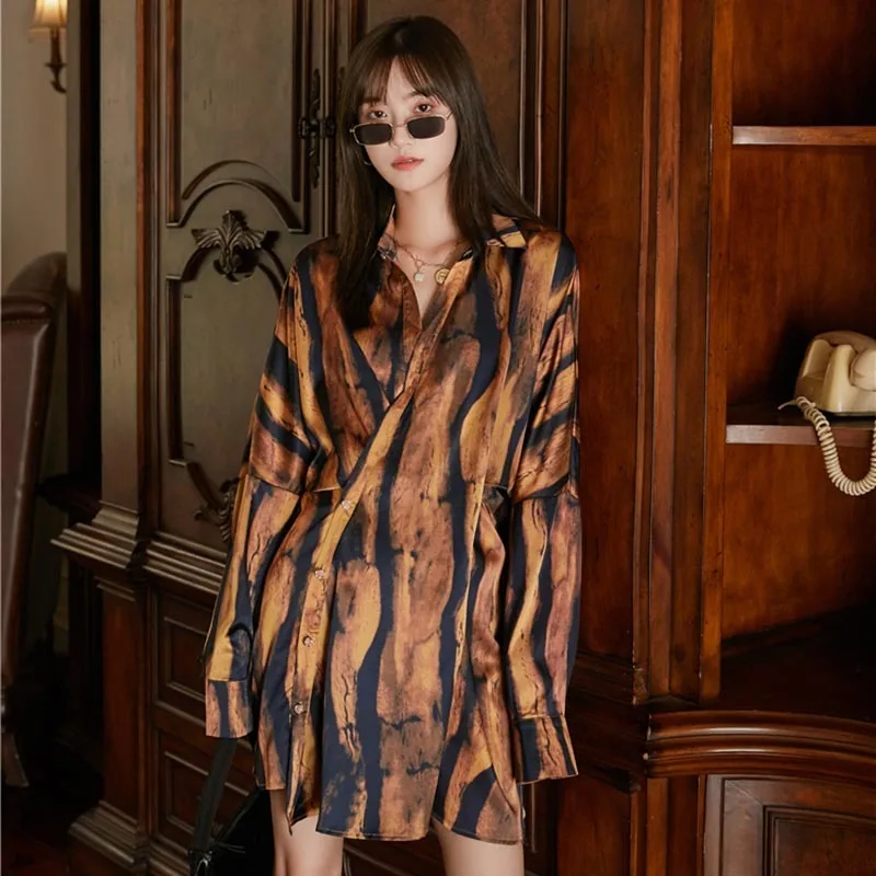 SISPELL Leopard Hit Color For Female Blouse Shirt Lapel Collar Long Sleeve Loose Womencasual Shirt Streetwear Fashion 2021 
SISPELL Leopard Hit Color For Female Blouse Shirt Lapel Collar Long Sleeve Loose Womencasual Shirt Streetwear Fashion 2021