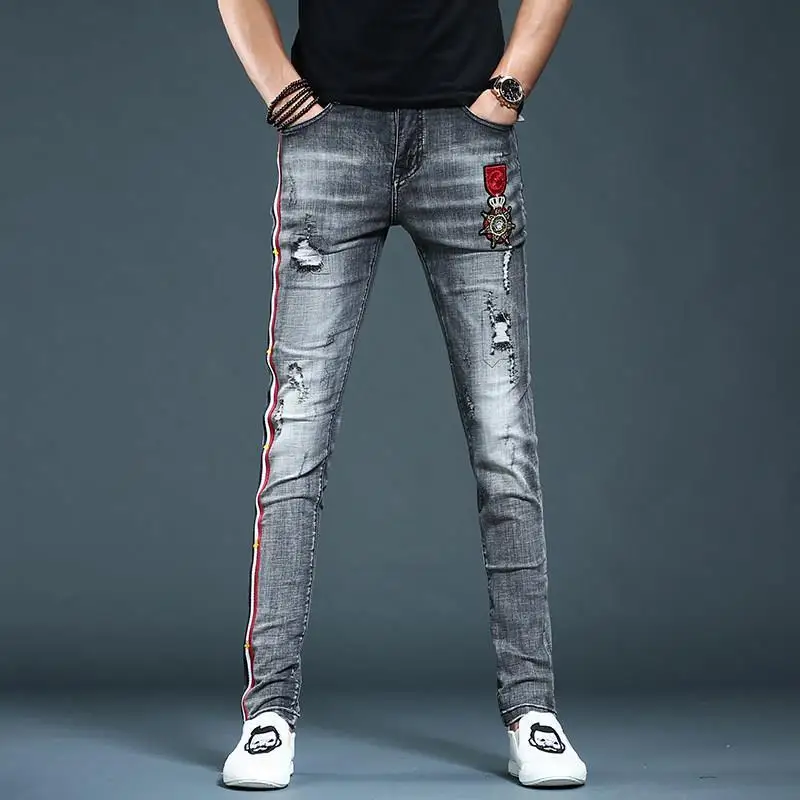 High quality men’s slim fit stretch denim pants street fashion embroidery gray jeans trendy sexy scratches ripped casual jeans ;
High quality men’s slim fit stretch denim pants street fashion embroidery gray jeans trendy sexy scratches ripped casual jeans ;