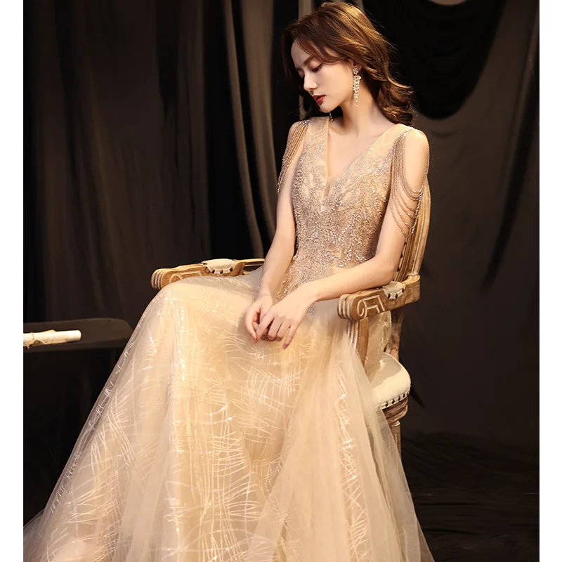 New Arrival Champagne A-Line Formal Dresses Women Sexy V-Neck Beading Evening Gowns Plus size Robe soiree
New Arrival Champagne A-Line Formal Dresses Women Sexy V-Neck Beading Evening Gowns Plus size Robe soiree