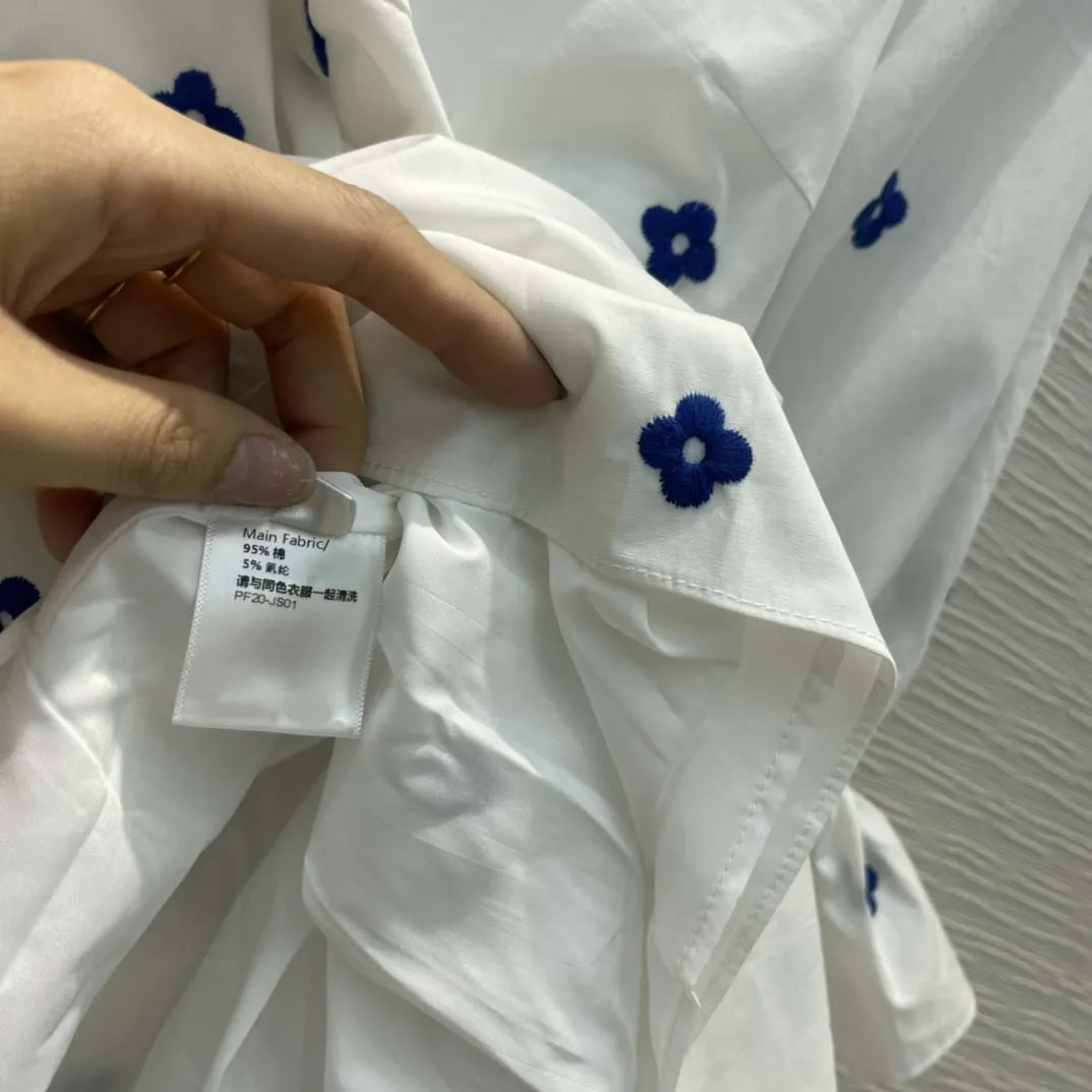 Sweet White Mini Dress for Women 2021 Summer New Blue Flower Embroidery Cotton Dresses Fashion Square Collar Puff Sleeve Dresses
Sweet White Mini Dress for Women 2021 Summer New Blue Flower Embroidery Cotton Dresses Fashion Square Collar Puff Sleeve Dresses