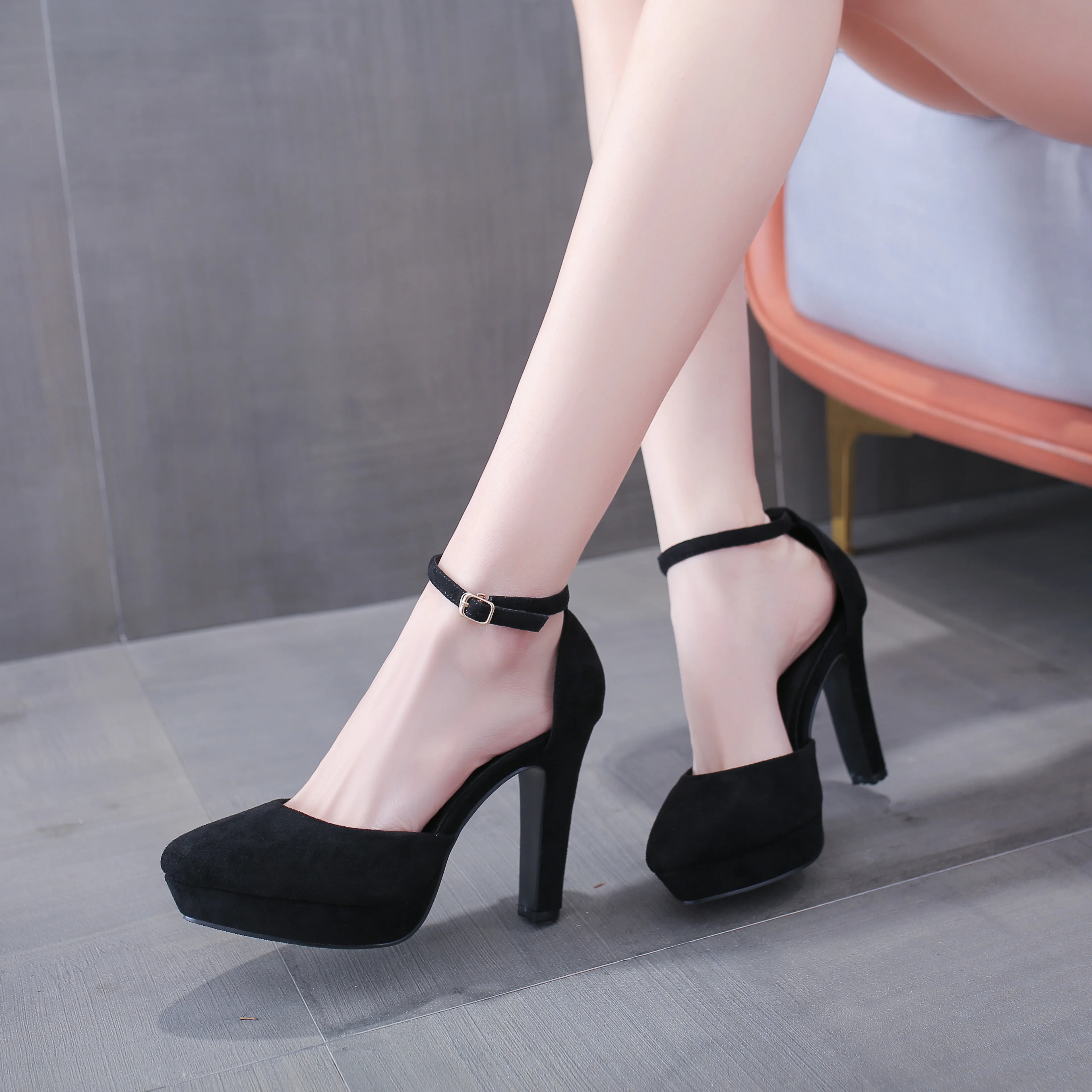 New Arrival Platform Women Pumps Sexy Wedding Model Suede High Heels Mary Jane Buckle Summer Shoes For Women 2021 femmes pompes
New Arrival Platform Women Pumps Sexy Wedding Model Suede High Heels Mary Jane Buckle Summer Shoes For Women 2021 femmes pompes