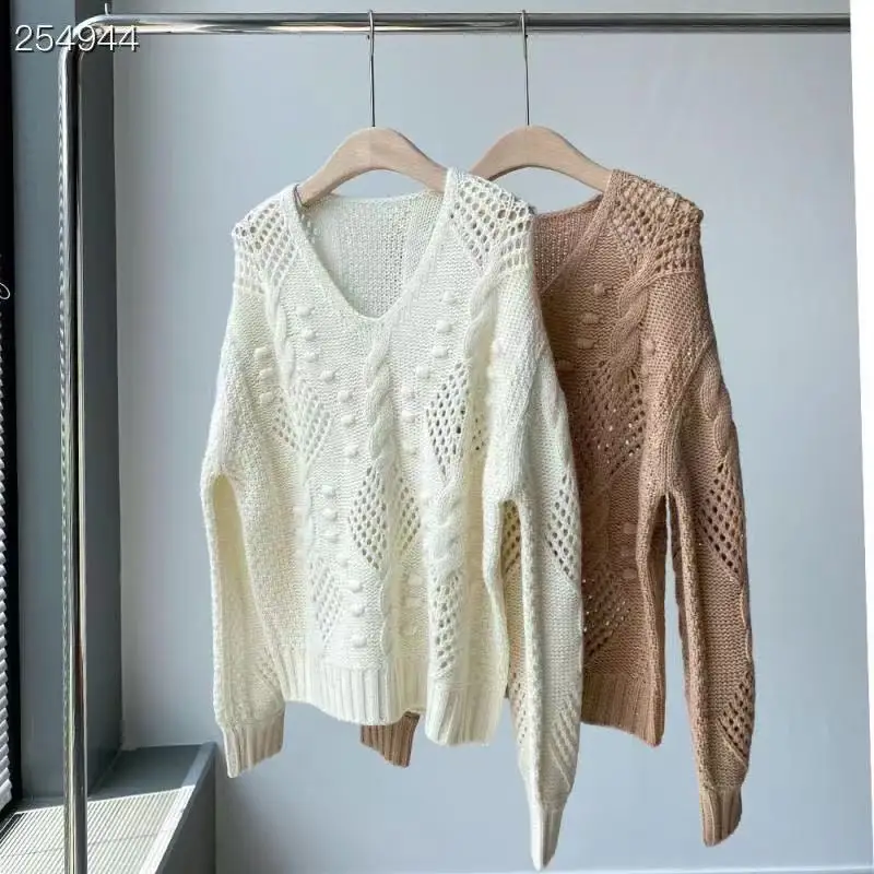 High Quality Runway Design Jacquard Sweater Women 2021 Autumn Winter Knitted V-Neck Pullover Femme Cashmere Sweater
High Quality Runway Design Jacquard Sweater Women 2021 Autumn Winter Knitted V-Neck Pullover Femme Cashmere Sweater