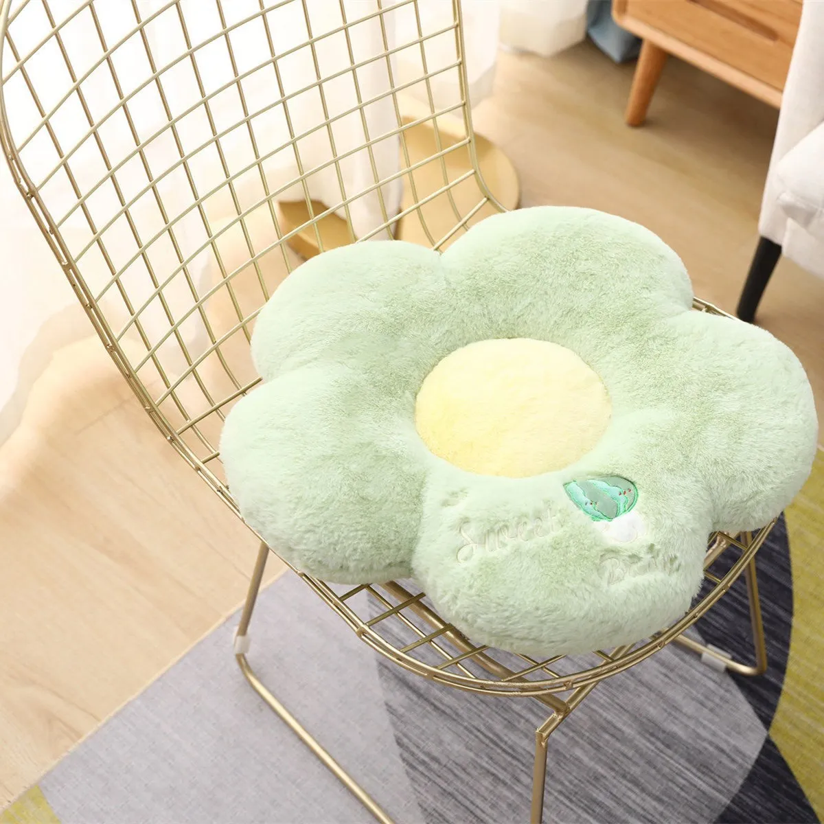 Fresh Flower Plush Pillwo Toy Soft Cartoon Stuffed Doll Chair Cushion Sofa Kids Lovers Birthday Gifts Cute Pillow 50CM
Fresh Flower Plush Pillwo Toy Soft Cartoon Stuffed Doll Chair Cushion Sofa Kids Lovers Birthday Gifts Cute Pillow 50CM