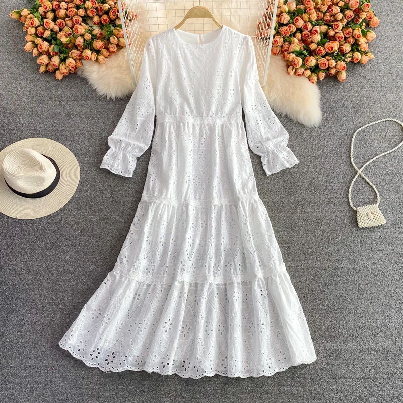 Vintage White Hollow Out Embroidered Midi Dress For Women Casual O-Neck Flare Long Sleeve Loose Vestidos Elegant Robe 2021 New
Vintage White Hollow Out Embroidered Midi Dress For Women Casual O-Neck Flare Long Sleeve Loose Vestidos Elegant Robe 2021 New