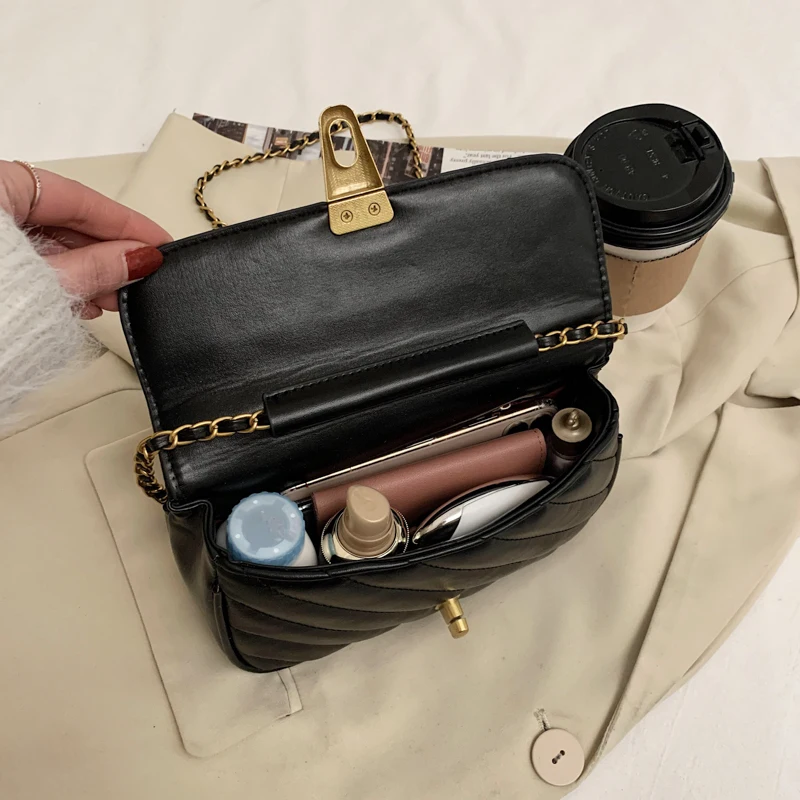 Women New Lock Square Small Tote Bag with Thread Lady PU Leather Chain Shoulder Bag Elegant Female Daily Diagonal Bag Casual Sac
Women New Lock Square Small Tote Bag with Thread Lady PU Leather Chain Shoulder Bag Elegant Female Daily Diagonal Bag Casual Sac