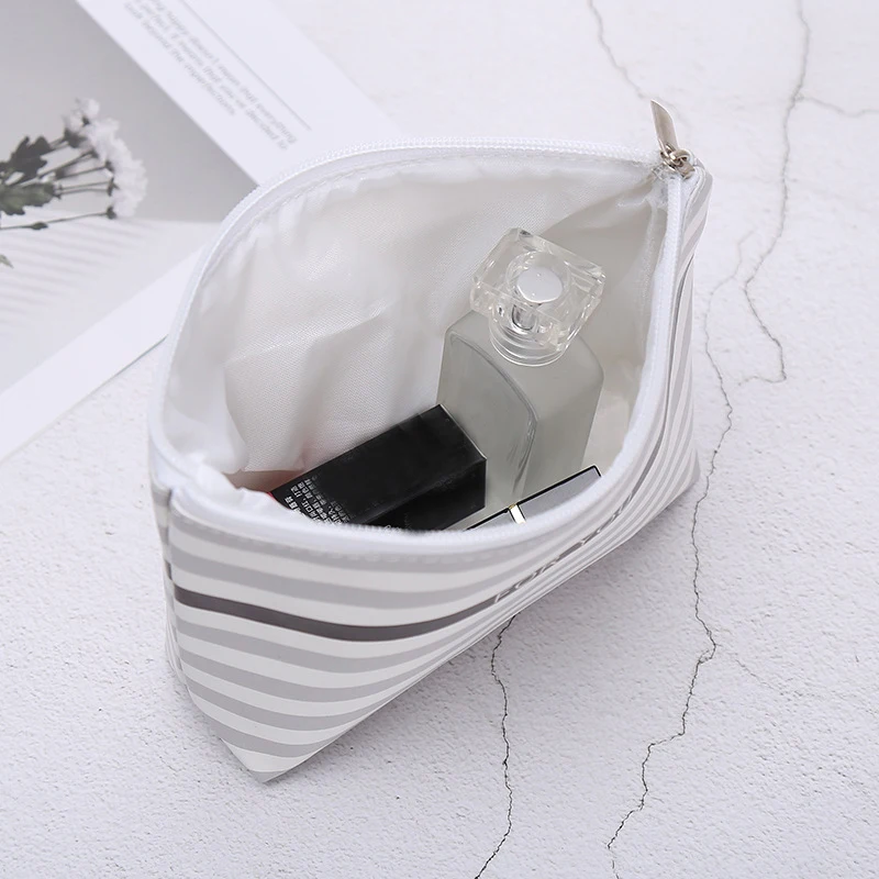 New Fashion Cosmetic Bag Travel Women Makeup Bag Make Up Case Female Beauty Toiletry Bags Wash Organizer Storage Pouch 
New Fashion Cosmetic Bag Travel Women Makeup Bag Make Up Case Female Beauty Toiletry Bags Wash Organizer Storage Pouch