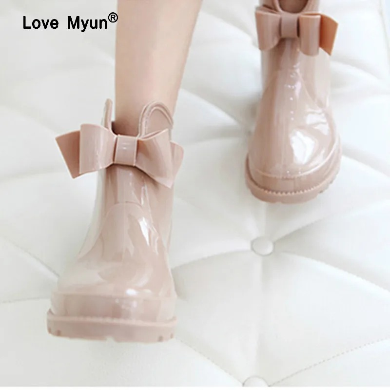Bowtie Ankle Rain Boots Women Flat Heels Non-slip Glossy Rainboots Waterproof PVC Woman Water Shoes Wellies yhn89
Bowtie Ankle Rain Boots Women Flat Heels Non-slip Glossy Rainboots Waterproof PVC Woman Water Shoes Wellies yhn89
