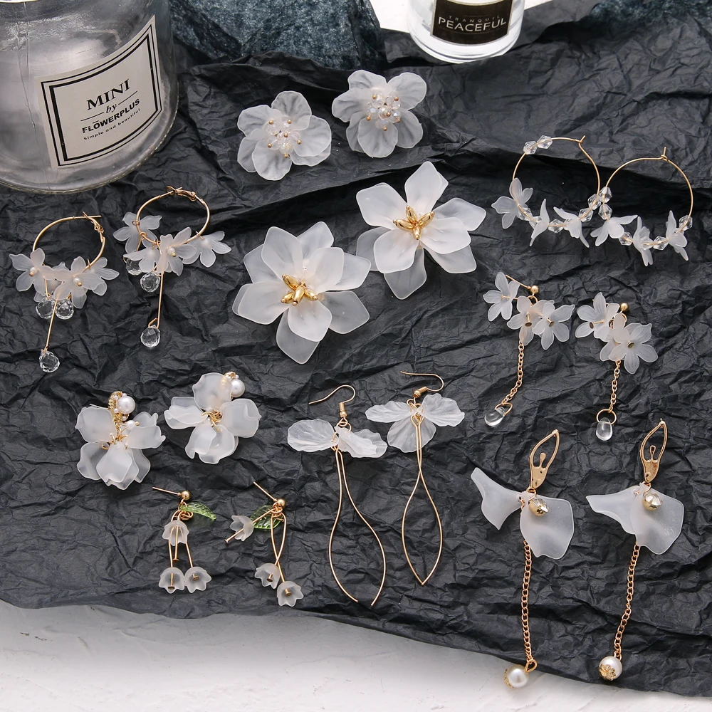 2021 Fashion Trend White Acrylic Flower Drop Earrings Female Acrylic Alloy Tassel Chain Pendant Earrings Korean Wedding Earrings
2021 Fashion Trend White Acrylic Flower Drop Earrings Female Acrylic Alloy Tassel Chain Pendant Earrings Korean Wedding Earrings