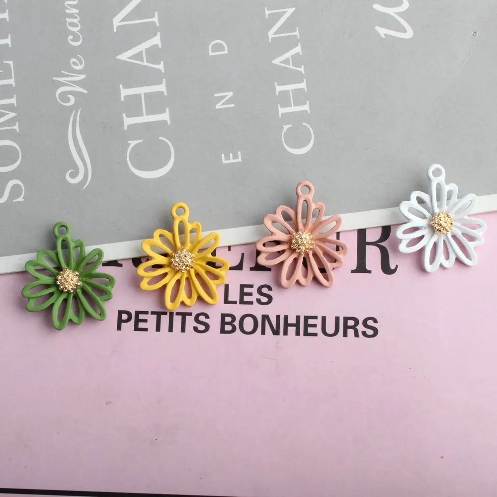10pcs Hollow Out Flowers Enamel Charms Pendants Rubber Paint Daisy Charms Fit Earring Bracelet DIY Jewelry Accessory Craft FX062
10pcs Hollow Out Flowers Enamel Charms Pendants Rubber Paint Daisy Charms Fit Earring Bracelet DIY Jewelry Accessory Craft FX062