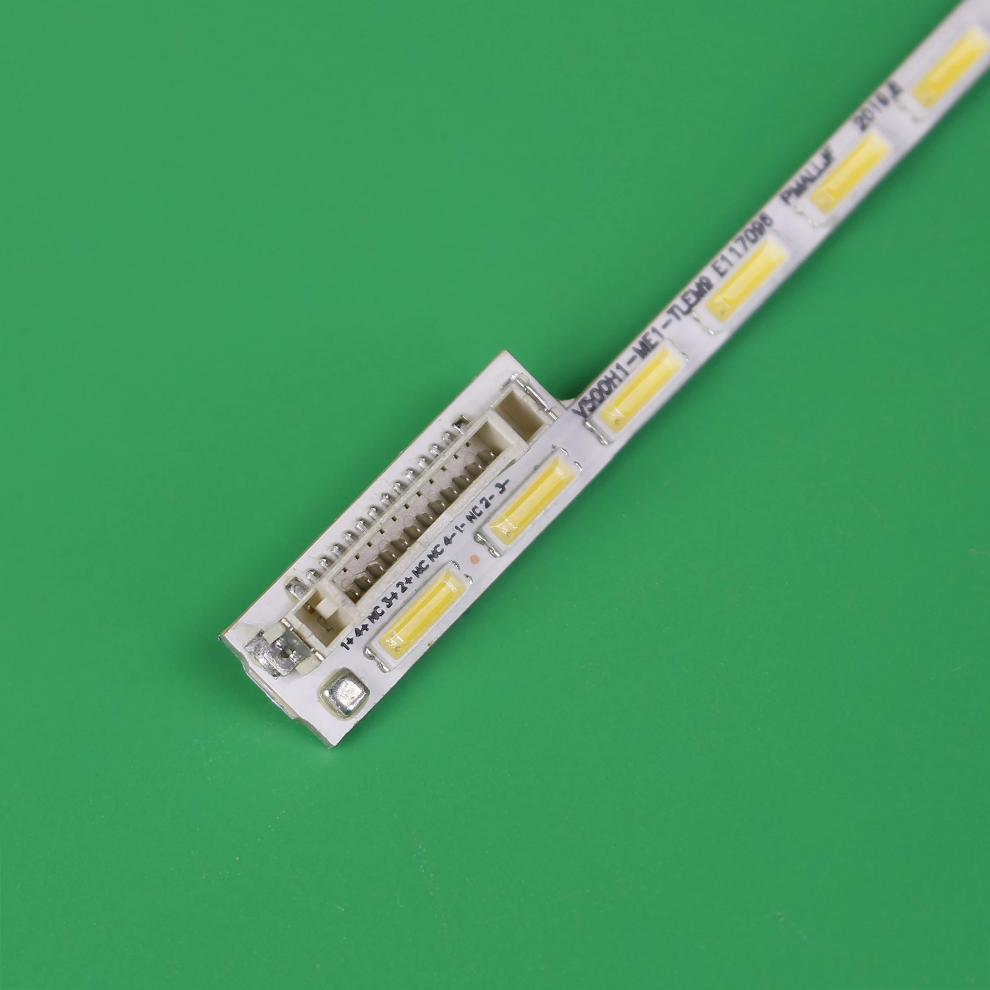 50E510E LE50A5000 50DU6000 LED strip V500H1-ME1-TLEM9 for V500HJ1-ME1 1 piece 68LED 623MM*4.0mm*1.2mm
50E510E LE50A5000 50DU6000 LED strip V500H1-ME1-TLEM9 for V500HJ1-ME1 1 piece 68LED 623MM*4.0mm*1.2mm