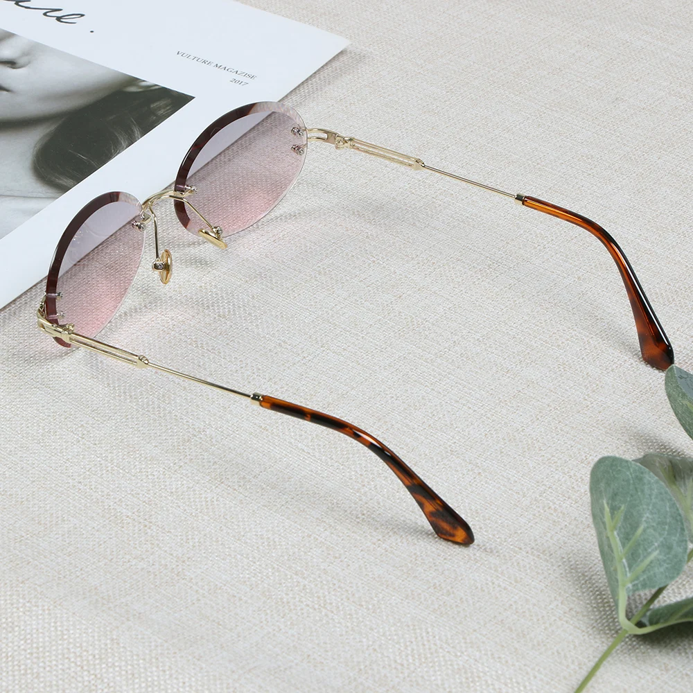 New Fashion Candy Vintage Round Mirror Sunglasses Women Luxury Brand Original Design Black Sun Glasses Female Oculos
New Fashion Candy Vintage Round Mirror Sunglasses Women Luxury Brand Original Design Black Sun Glasses Female Oculos