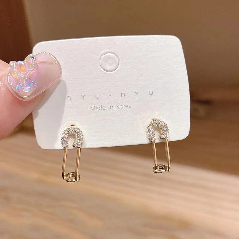 Design Gold Earrings With Metal Pins Earrings For Woman New Gothic Korean Fashion Jewelry Party Girl's Unusuals Luxury Earrings
Design Gold Earrings With Metal Pins Earrings For Woman New Gothic Korean Fashion Jewelry Party Girl's Unusuals Luxury Earrings