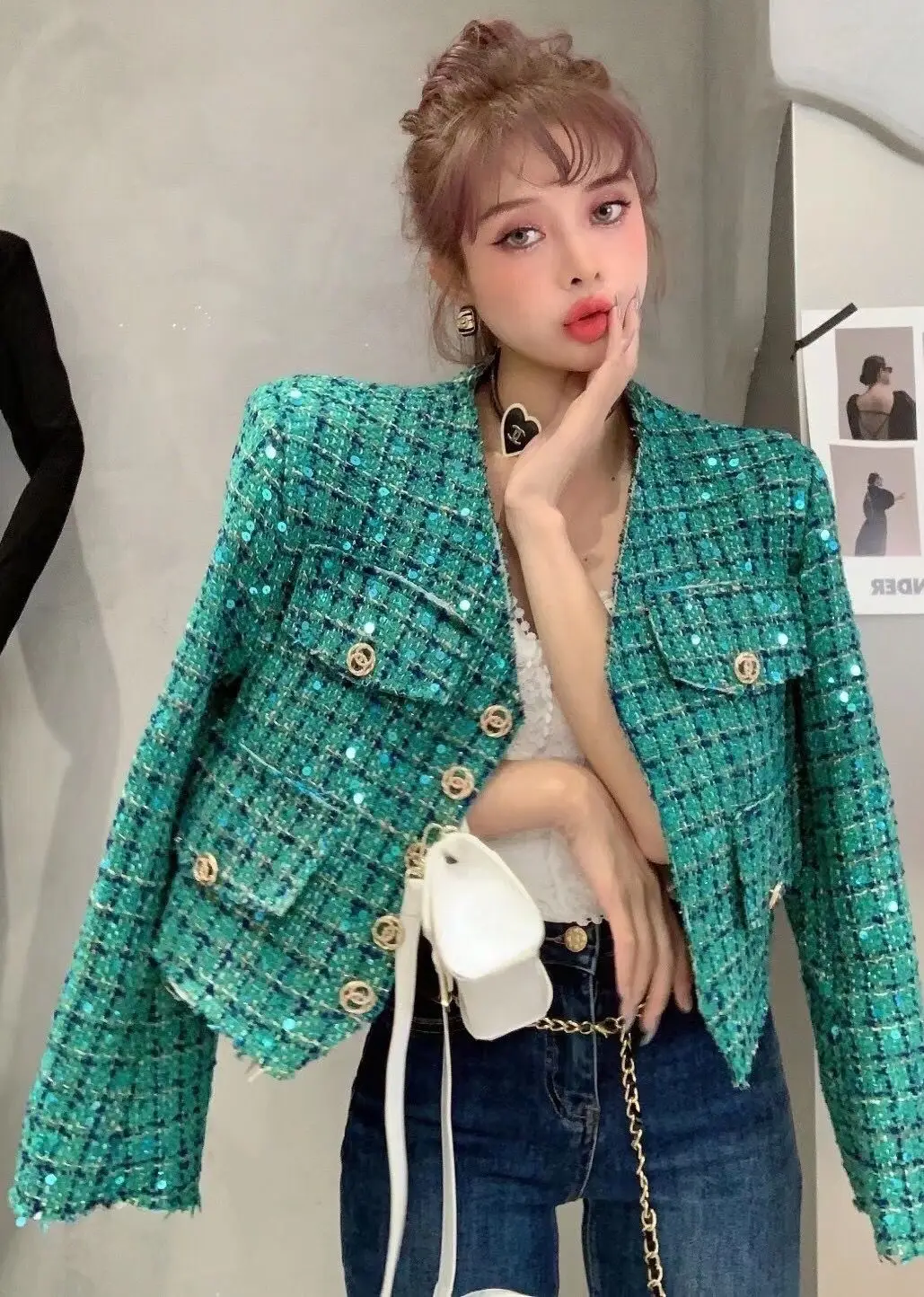 Retro short fragrant wind clip female 2021 autumn and winter new fashion female green tweed top coat temperament celebrities net
Retro short fragrant wind clip female 2021 autumn and winter new fashion female green tweed top coat temperament celebrities net
