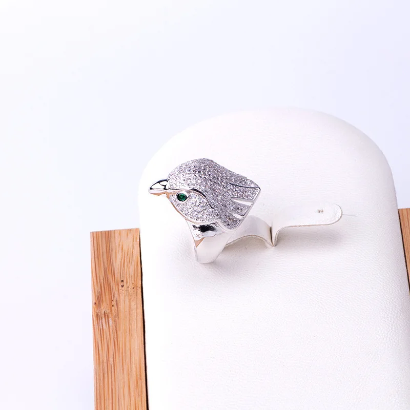 Animal Eagle ring gold inlaid with zircon personalized domineering ring for men and women lovers Ring Jewelry
Animal Eagle ring gold inlaid with zircon personalized domineering ring for men and women lovers Ring Jewelry