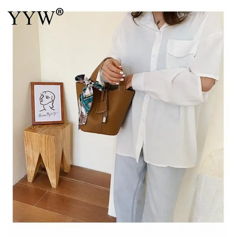 Large Capaclity Bucket Hand Bag Fashion Handbag Luxury Casual Shopping Bag With Silk Scarf Daybag Womenn Mom Khaki Handbags
Large Capaclity Bucket Hand Bag Fashion Handbag Luxury Casual Shopping Bag With Silk Scarf Daybag Womenn Mom Khaki Handbags