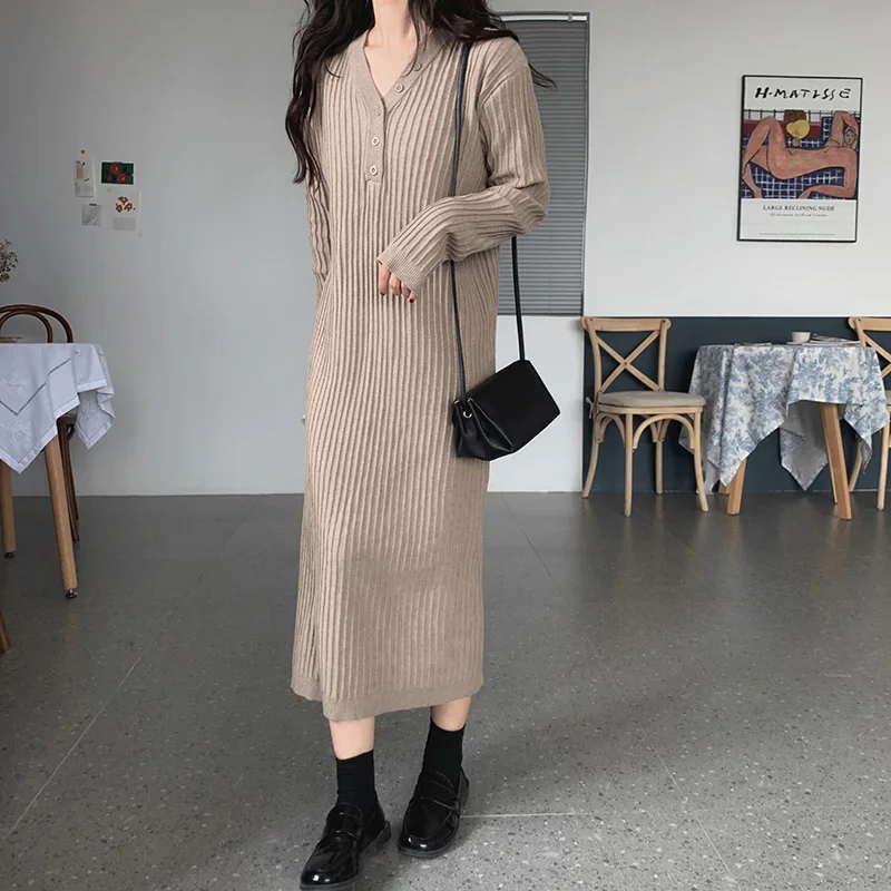 Autumn Solid Knitted Cotton Sweater Dresses Women Retro Fashion Loose V-neck Pullover Female Knitted Dress
Autumn Solid Knitted Cotton Sweater Dresses Women Retro Fashion Loose V-neck Pullover Female Knitted Dress