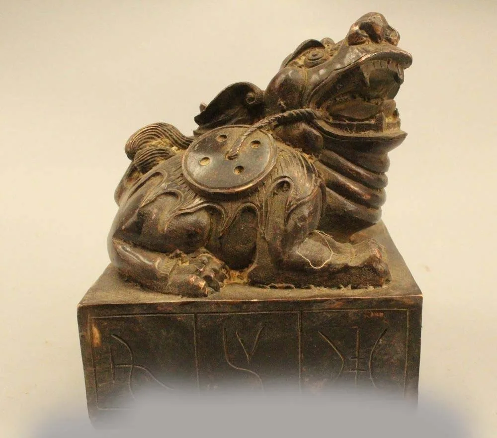 6"Marked Chinese Folk Old Bronze Emperor General Money Animal Seal Statue | Дом и сад