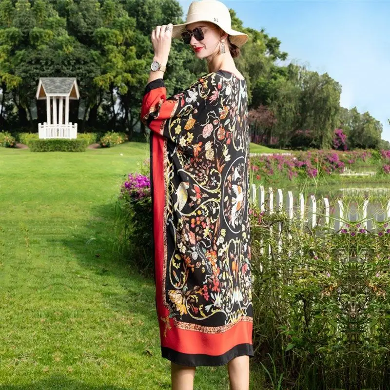 Spring And Summer 2021 New Retro Printed Silk Dress Women's Long Loose Bat Sleeve Silk Long Dress
Spring And Summer 2021 New Retro Printed Silk Dress Women's Long Loose Bat Sleeve Silk Long Dress