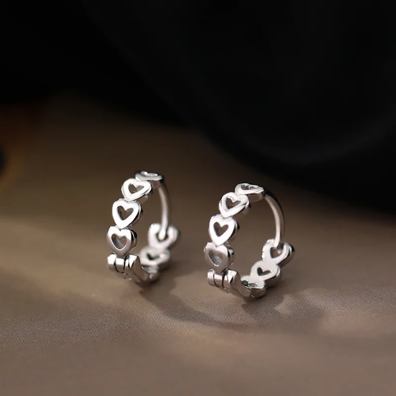 Fashion Jewelry Love Earrings Popular Design Hollow Out Silvery Plating Hot Selling Heart Earrings For Girl Fine Accessories
Fashion Jewelry Love Earrings Popular Design Hollow Out Silvery Plating Hot Selling Heart Earrings For Girl Fine Accessories
