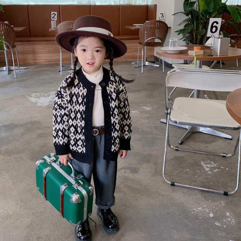MILA CHOU 2021 Boy Girls Sweater Jacket Kid Knitted Cardigans V-neck Loose Retro Pattern Long-sleeve Baby Children's Coat 2-8Y
MILA CHOU 2021 Boy Girls Sweater Jacket Kid Knitted Cardigans V-neck Loose Retro Pattern Long-sleeve Baby Children's Coat 2-8Y