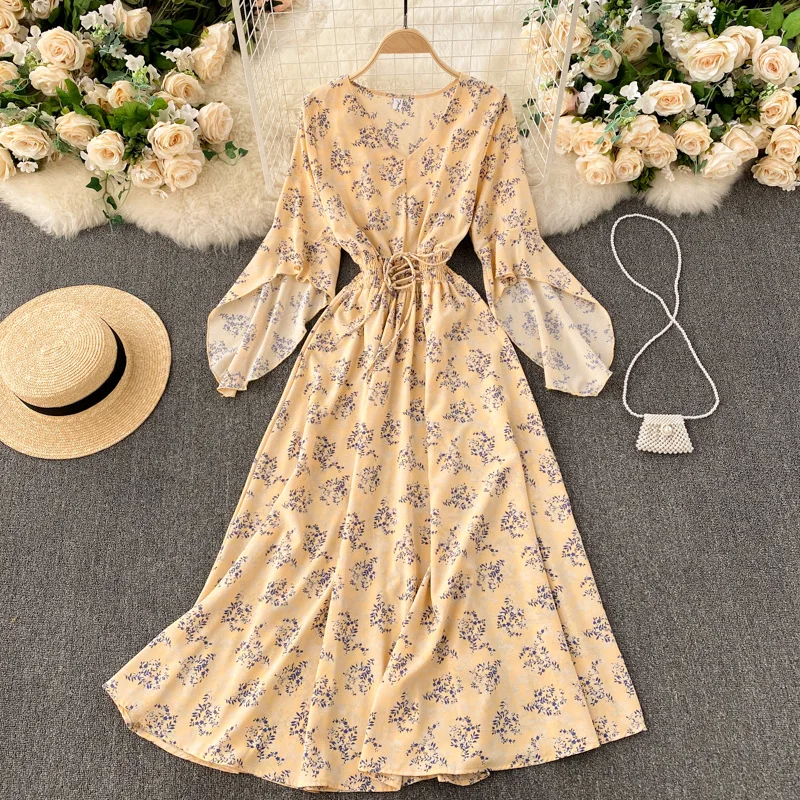 Female 2021 New Spring Summer Print Chic Dress Flare Sleeve Ruffle V Neck High Waist Casual Ladies Lace Dress
Female 2021 New Spring Summer Print Chic Dress Flare Sleeve Ruffle V Neck High Waist Casual Ladies Lace Dress