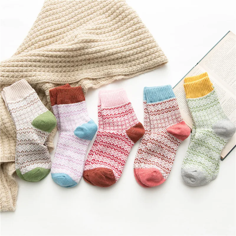 Autumn and Winter Thickened Warm Women's Wool Socks 5 Pairs/set Woolen Women's Socks Gift Girlfriend
Autumn and Winter Thickened Warm Women's Wool Socks 5 Pairs/set Woolen Women's Socks Gift Girlfriend