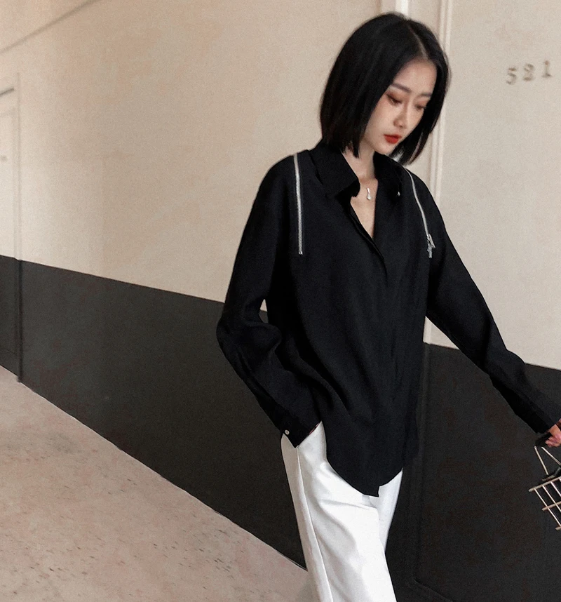 2020 autumn girl's fashion zipper backless off-the-shoulder sexy black shirts women's long sleeves loose OL blouse
2020 autumn girl's fashion zipper backless off-the-shoulder sexy black shirts women's long sleeves loose OL blouse