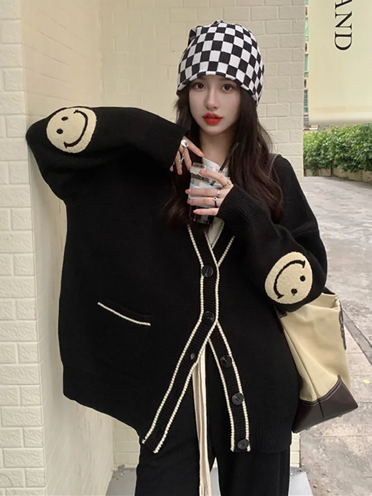 Lazy style design sense sweater coat new loose V-Neck long sleeve knitted cardigan top women's wear
Lazy style design sense sweater coat new loose V-Neck long sleeve knitted cardigan top women's wear