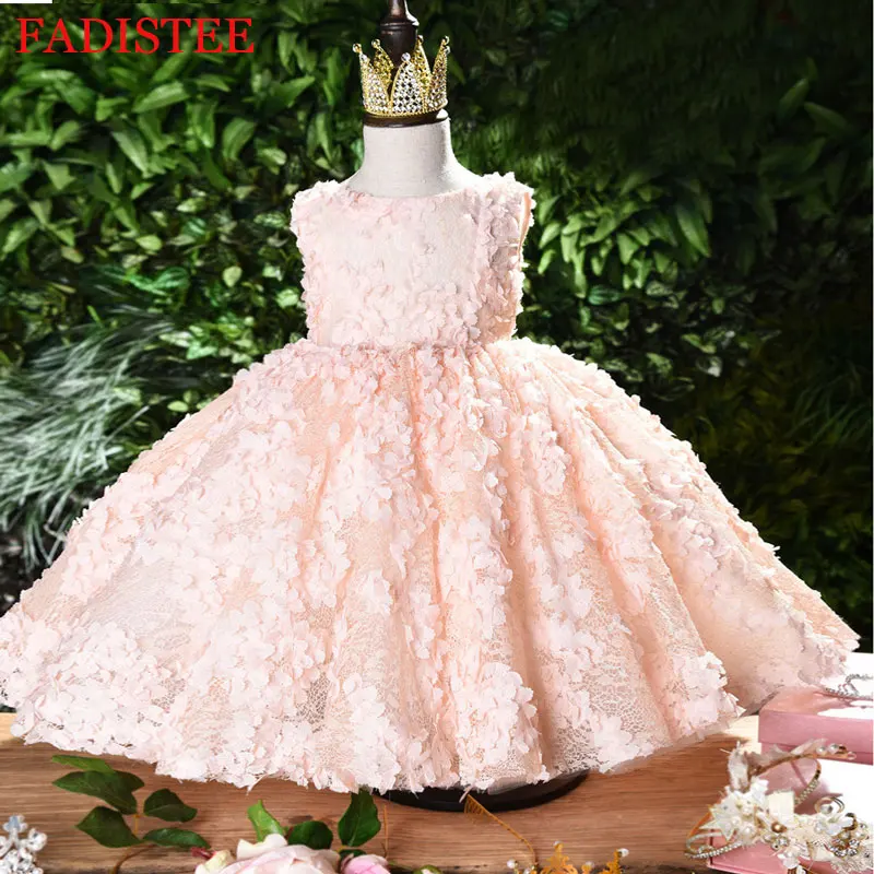 Платье женское кружевное с круглым вырезом и цветами, для первого причастия
Платье женское кружевное с круглым вырезом и цветами, для первого причастия