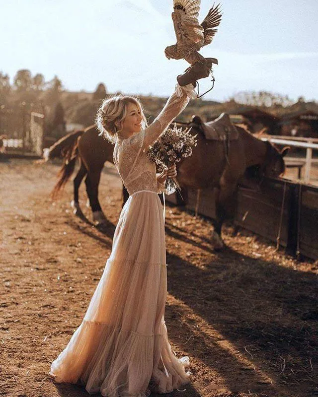 Charming Lace Spring V-Neck Garden Wedding Dresses Boho Bohemian Long Sleeve Sheer Arabic Plus Size vestido de noiva Bridal Gown
Charming Lace Spring V-Neck Garden Wedding Dresses Boho Bohemian Long Sleeve Sheer Arabic Plus Size vestido de noiva Bridal Gown