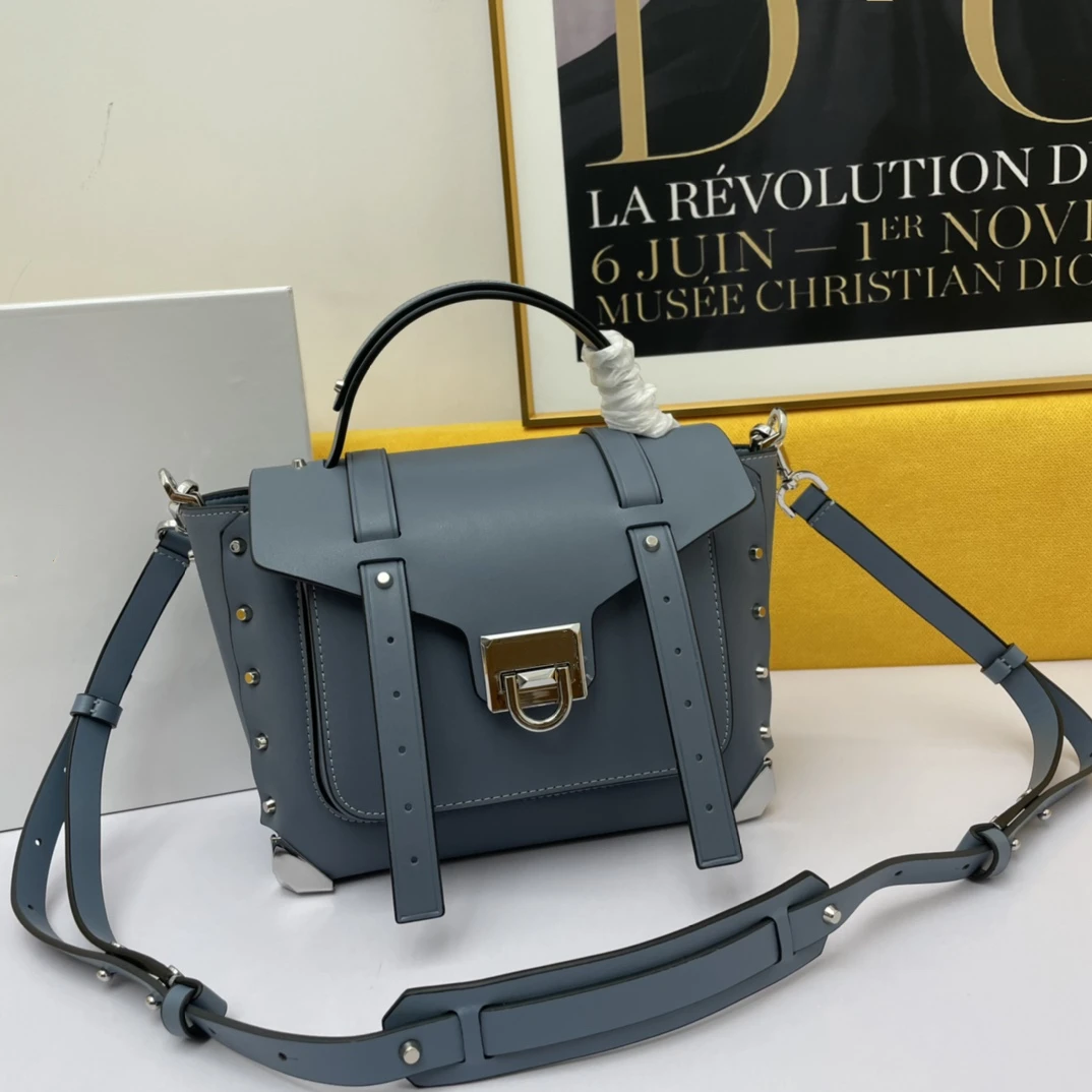 2021 Unisex Leather Waterproof Diagonal Bag Fashionable Simple and Elegant totes Travel Shopping Large Capacity One-shoulder Bac 
2021 Unisex Leather Waterproof Diagonal Bag Fashionable Simple and Elegant totes Travel Shopping Large Capacity One-shoulder Bac