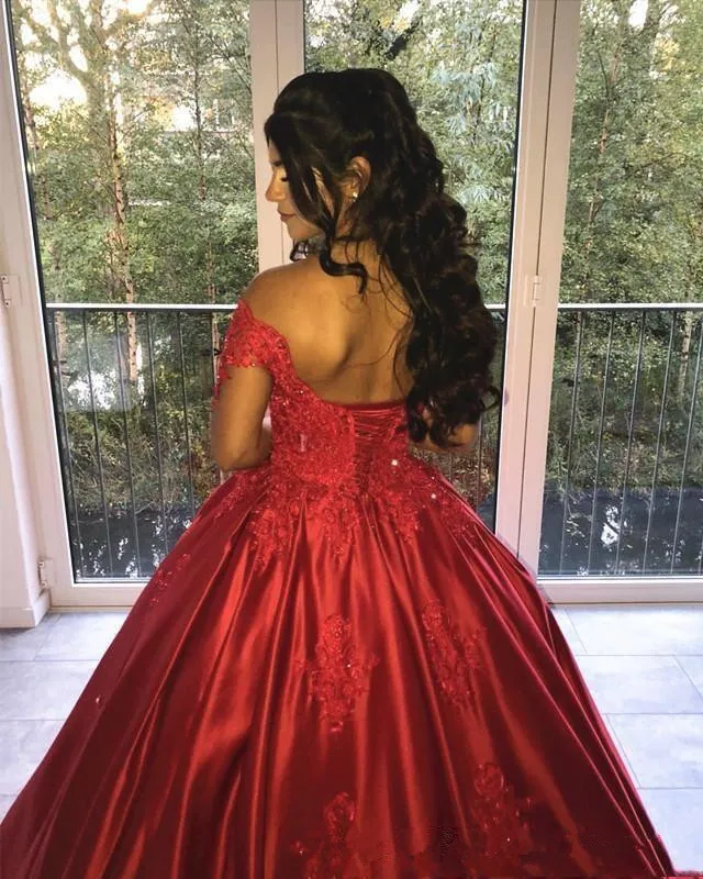 2021 Sexy Dark Red Ball Gown Quinceanera Dresses Off Shoulder Lace Beads Satin Sweet 16 Puffy Party Pageant Prom Evening Gowns
2021 Sexy Dark Red Ball Gown Quinceanera Dresses Off Shoulder Lace Beads Satin Sweet 16 Puffy Party Pageant Prom Evening Gowns