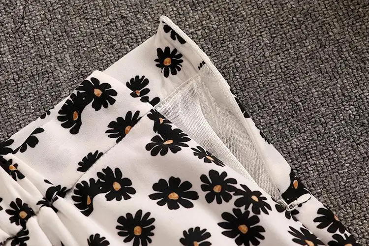 ICHOIX Daisy Skirt Set Korean Style 2 Piece Set Women Outfits Elegant Black T-shirt Tops And Skirt Set Casual Summer Clothes
ICHOIX Daisy Skirt Set Korean Style 2 Piece Set Women Outfits Elegant Black T-shirt Tops And Skirt Set Casual Summer Clothes