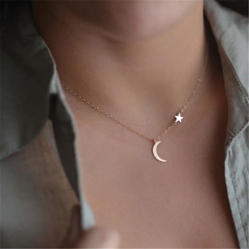 European and American fashion new simple simple star moon wild pendant necklace ladies short clavicle necklace AA0563
European and American fashion new simple simple star moon wild pendant necklace ladies short clavicle necklace AA0563