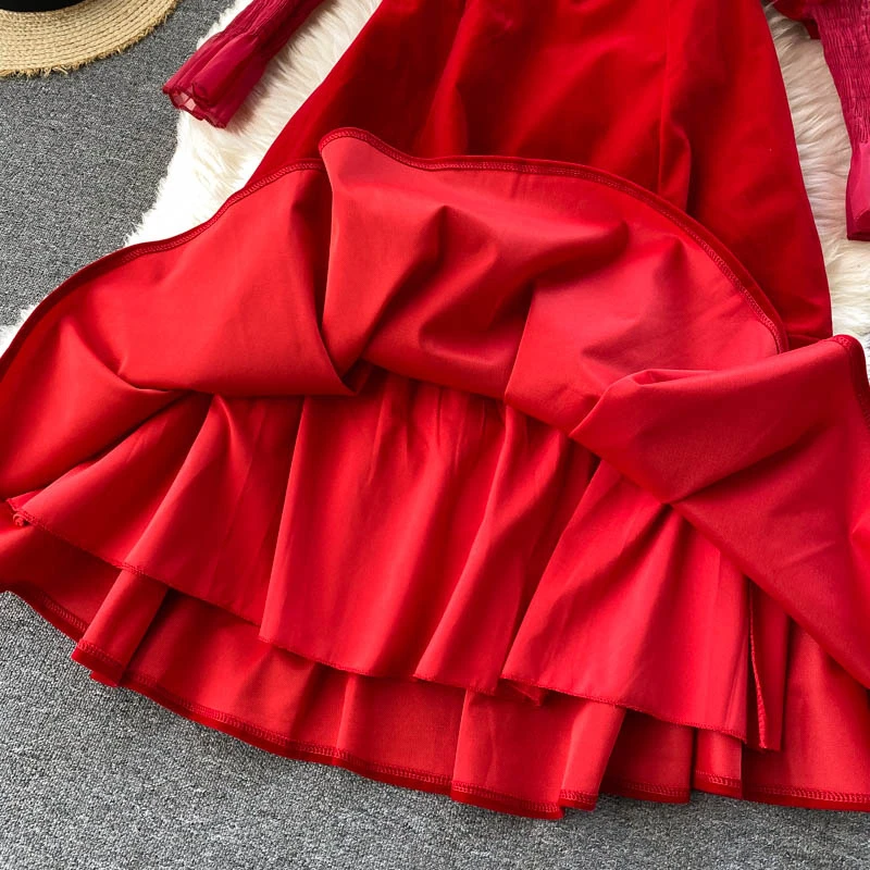 Women's Luxury Embroideried Slim Waist Puff Sleeve Square Collar Vintage Party Dress Palace Elegant Red Velvet Dress
Women's Luxury Embroideried Slim Waist Puff Sleeve Square Collar Vintage Party Dress Palace Elegant Red Velvet Dress