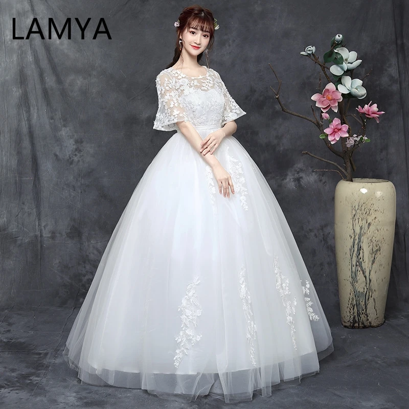 LAMYA Woman Pagoda Sleeve White Lace Appliques Ball Gown Wedding Dresses Half Sleeves Wedding Gowns Bride Dress Robe De Mariee
LAMYA Woman Pagoda Sleeve White Lace Appliques Ball Gown Wedding Dresses Half Sleeves Wedding Gowns Bride Dress Robe De Mariee