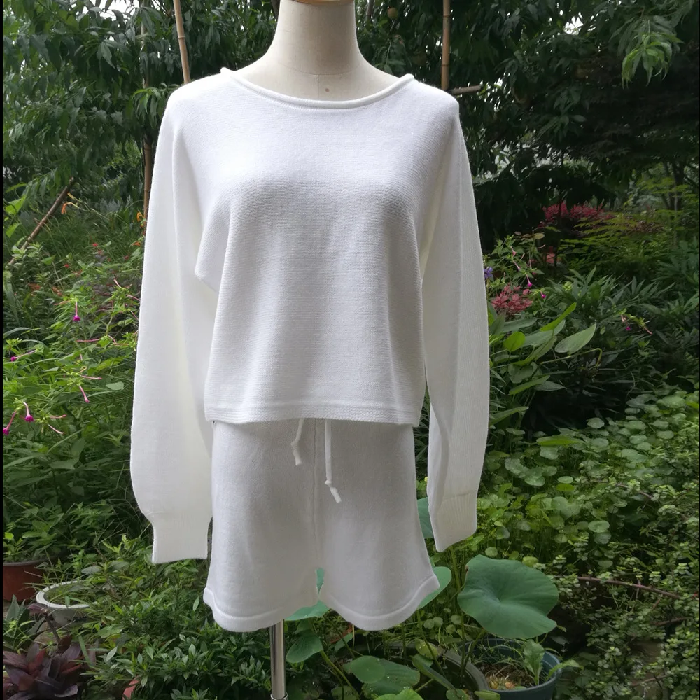 Autumn sweater women costume Lantern long-sleeve crop top+shorts two piece set loose knit clothes female
Autumn sweater women costume Lantern long-sleeve crop top+shorts two piece set loose knit clothes female