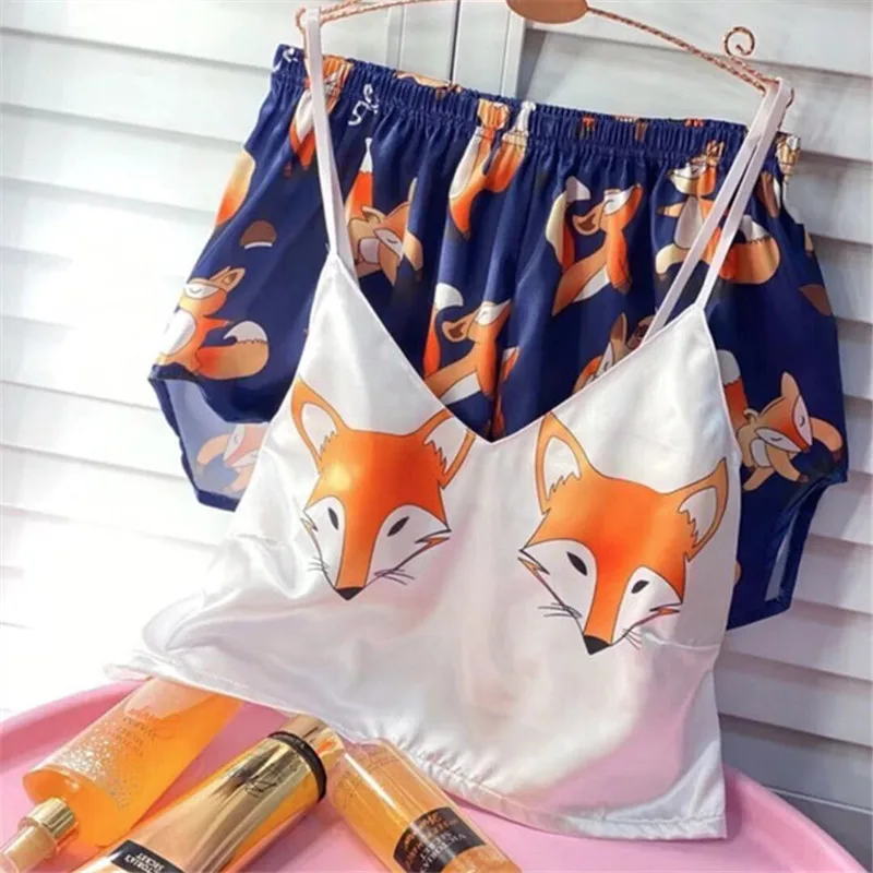 2021 NEW Summer Ladies Pajamas Cartoon Lovely Women Loose Pajamas Sexy V-neck Halter Vest Shorts Home Silk Pajamas Set 2021
2021 NEW Summer Ladies Pajamas Cartoon Lovely Women Loose Pajamas Sexy V-neck Halter Vest Shorts Home Silk Pajamas Set 2021
