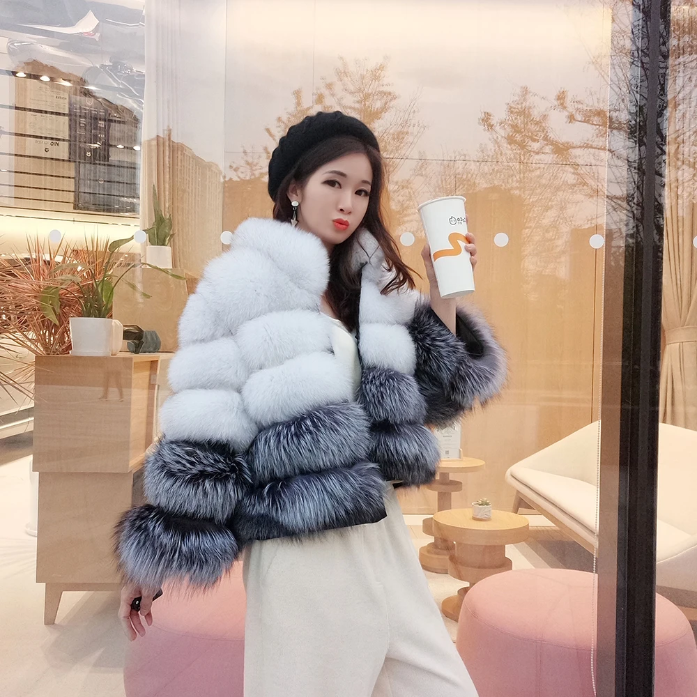 Women's Winter Fur Coat 2020 Real Fox Leather Grass Short Coat Genuine Stand Collar Thick Down Jacket Fur Coat Natural Fur
Women's Winter Fur Coat 2020 Real Fox Leather Grass Short Coat Genuine Stand Collar Thick Down Jacket Fur Coat Natural Fur