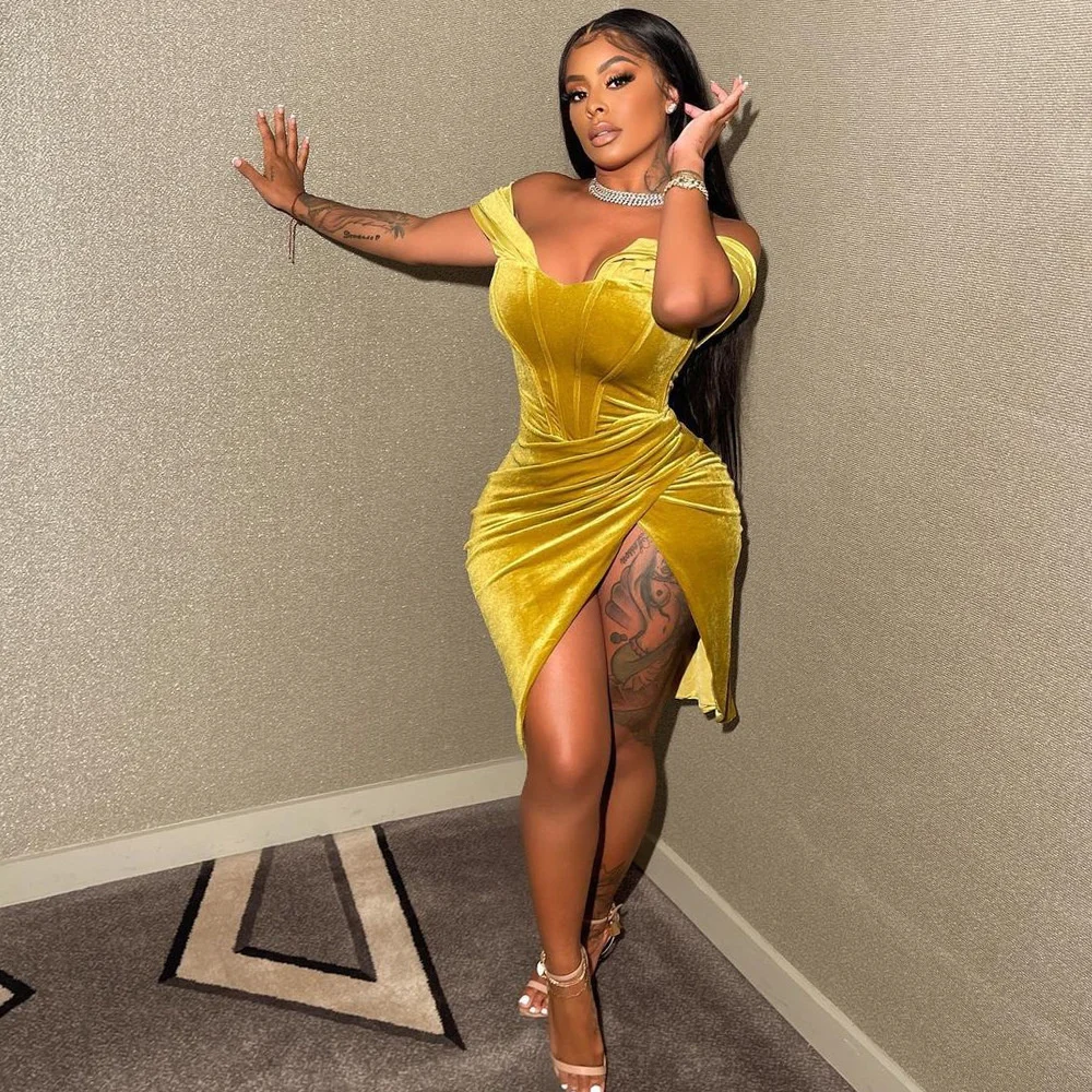 SUJYing Winter 2021 New Women's Sexy Nightclub Bust Wrap Irregular Dress Solid Color Velvet Pleated Skirt
SUJYing Winter 2021 New Women's Sexy Nightclub Bust Wrap Irregular Dress Solid Color Velvet Pleated Skirt