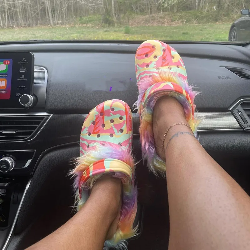Furry Slippers Women Winter Warm Fur Sandals Slip On 2021 New Hole Garden Shoes with Furry Sock Fur Sock Furry Slides Female
Furry Slippers Women Winter Warm Fur Sandals Slip On 2021 New Hole Garden Shoes with Furry Sock Fur Sock Furry Slides Female