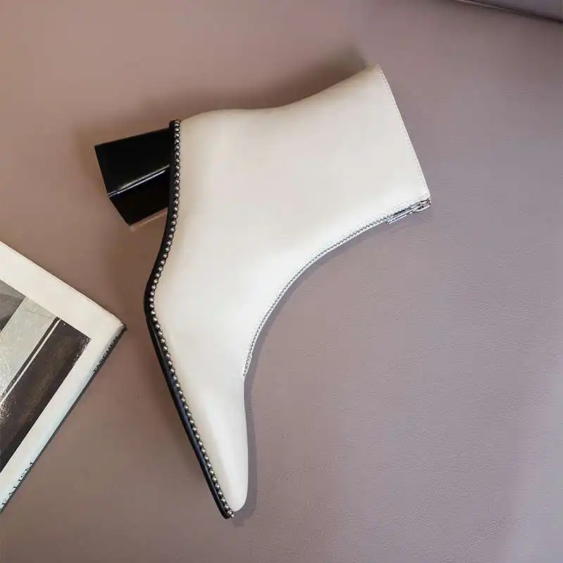 Vichelo Hot 2021 new arrival genuine leather pointed toe high heel Chelsea boots simple style winter keep warm ankle boots L40
Vichelo Hot 2021 new arrival genuine leather pointed toe high heel Chelsea boots simple style winter keep warm ankle boots L40