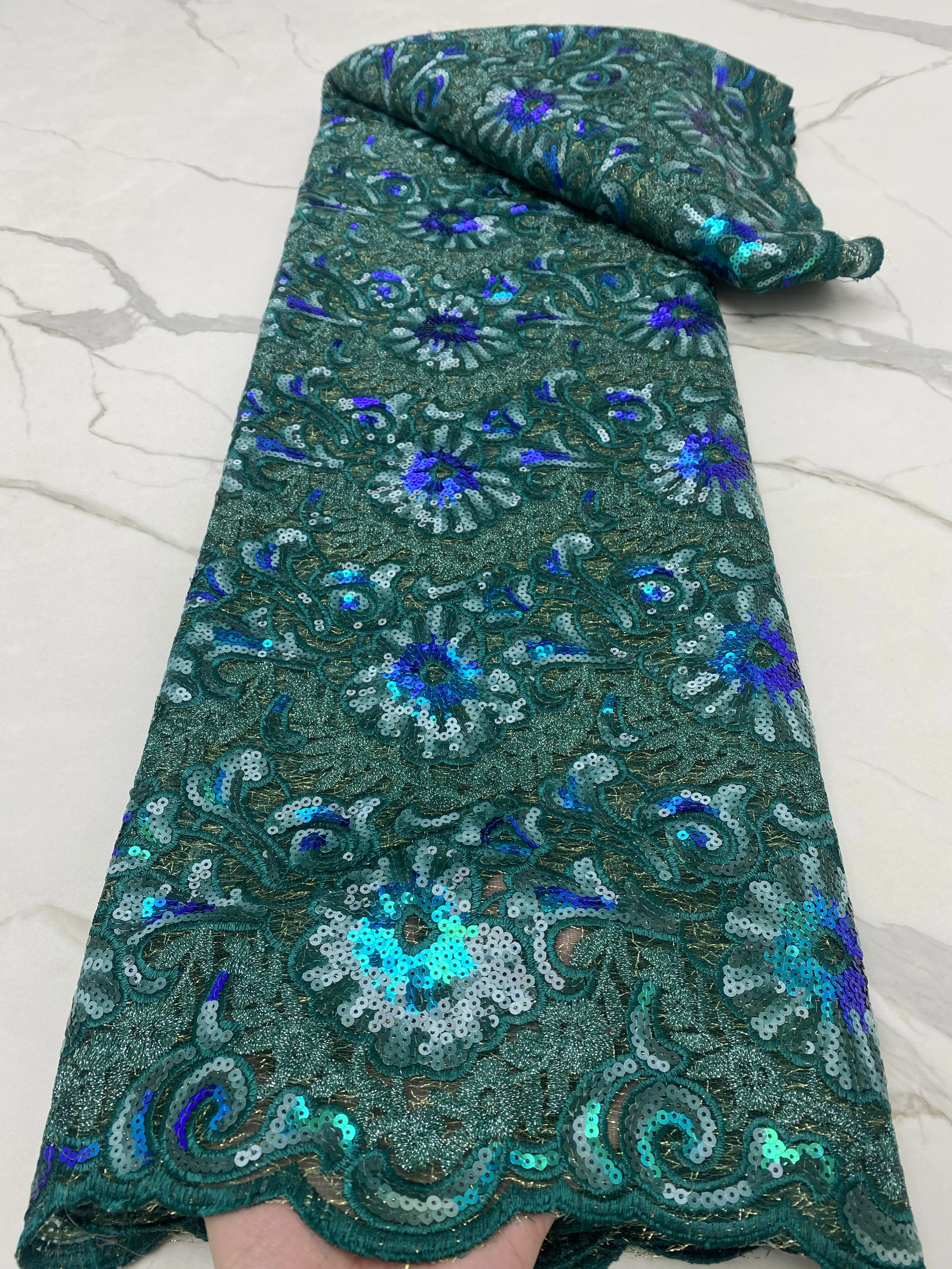 Latest Green Nigerian Sequins Lace Fabrics 2021 High Quality Embroidery African Tulle Net Lace Fabrics For Wedding Dress NA4730B
Latest Green Nigerian Sequins Lace Fabrics 2021 High Quality Embroidery African Tulle Net Lace Fabrics For Wedding Dress NA4730B