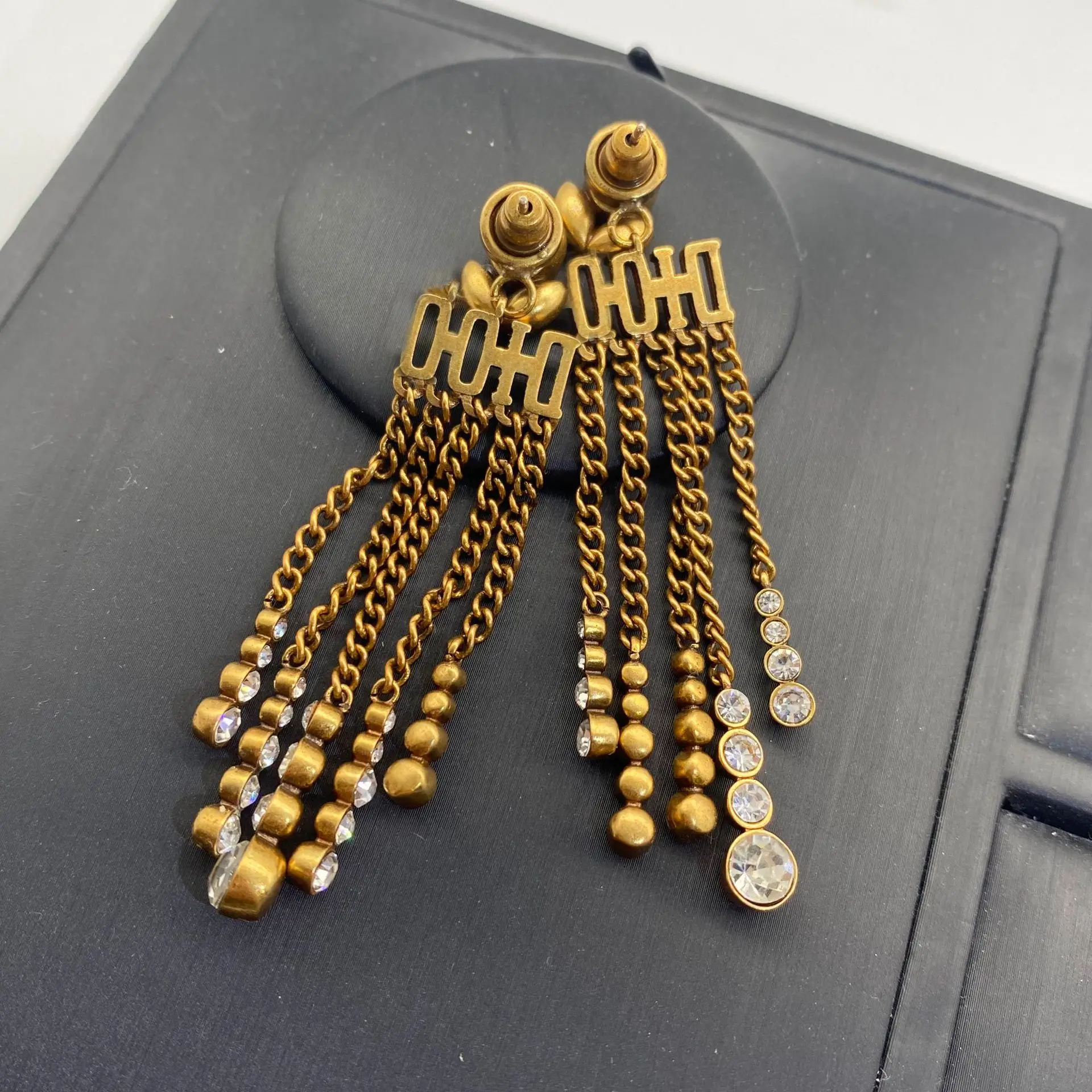 Vintage Wheat Ears Stud Earrings With Round Rhinestone For Women Girls Fashion Jewelry Accessories Wedding Birthday Gift
Vintage Wheat Ears Stud Earrings With Round Rhinestone For Women Girls Fashion Jewelry Accessories Wedding Birthday Gift