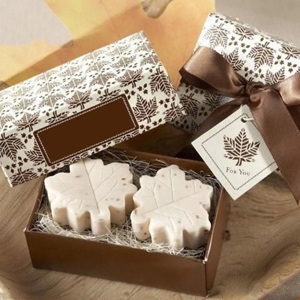 2Pcs Handmade Scented Maple Leaf Bath Soaps Wedding Favors Gift with Package Box 
2Pcs Handmade Scented Maple Leaf Bath Soaps Wedding Favors Gift with Package Box