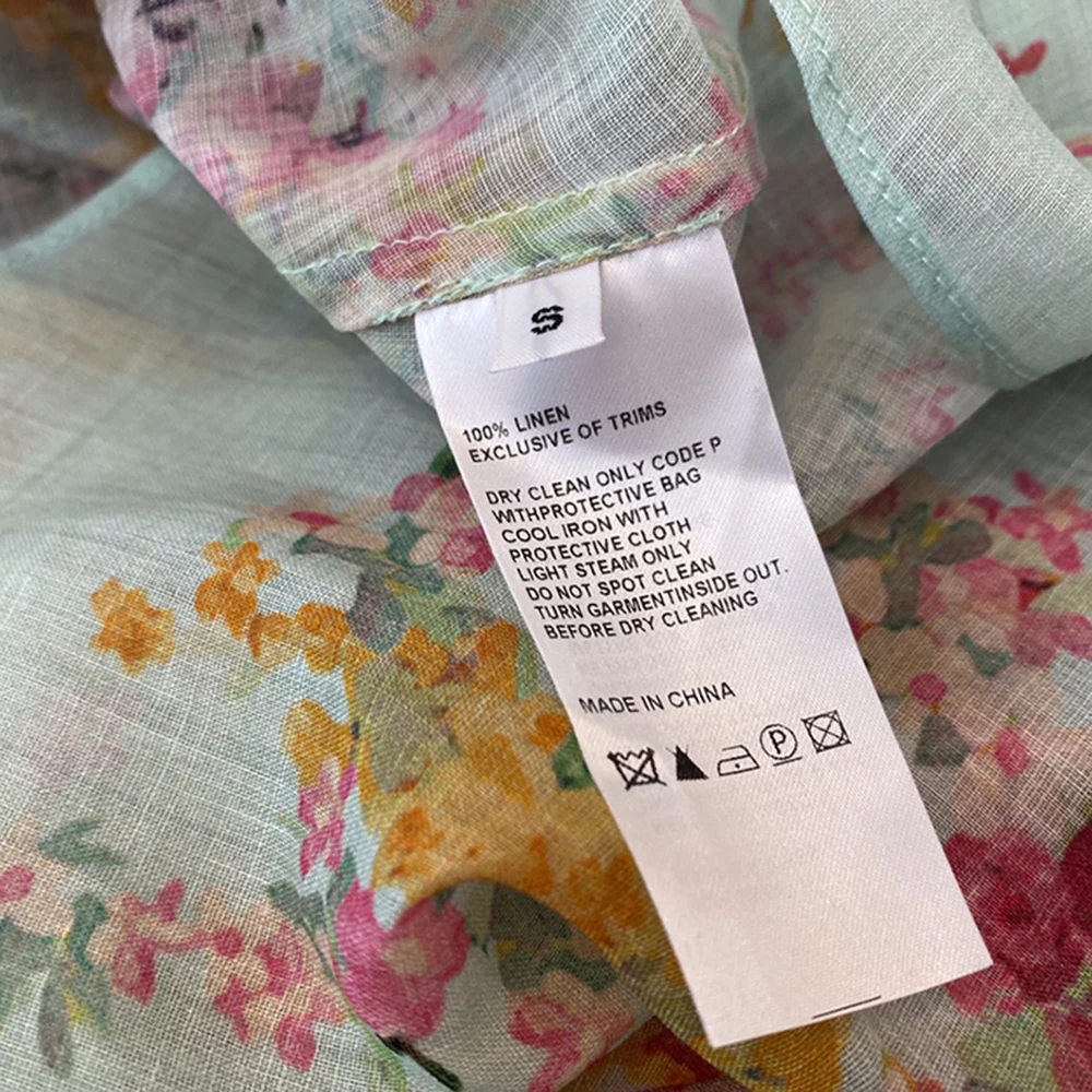 2021 Women's Summer Suit Line Flower Stand Collar Lantern Sleeve Shirt + Pleated High Waist Shorts Set
2021 Women's Summer Suit Line Flower Stand Collar Lantern Sleeve Shirt + Pleated High Waist Shorts Set