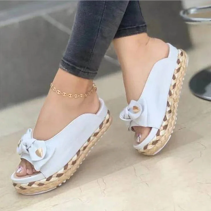 2021 new summer European and American large size sandals women's thick-soled fish mouth casual heelless bowknot slippers women
2021 new summer European and American large size sandals women's thick-soled fish mouth casual heelless bowknot slippers women